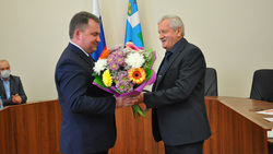 Глава администрации Андрей Пахомов возглавил исполнительную власть Ровеньского района