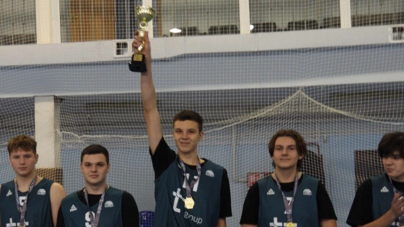 Разыграли комплекты медалей