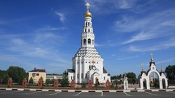Божественная литургия началась в Прохоровке