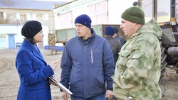 Глава администрации Ровеньского района проверила готовность коммунальной техники к зиме