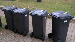 Специалисты департамента ЖКХ области ответили на вопросы ровенчан по вывозу мусора