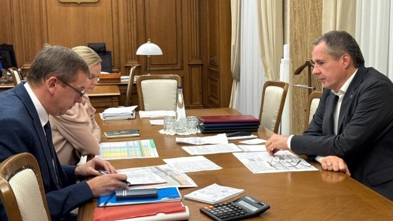 Вячеслав Гладков сообщил о планах по ремонту автомобильных дорог в 2026 году