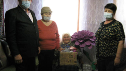 Жительница села Айдар Ровеньского района отметила 90-летний юбилей