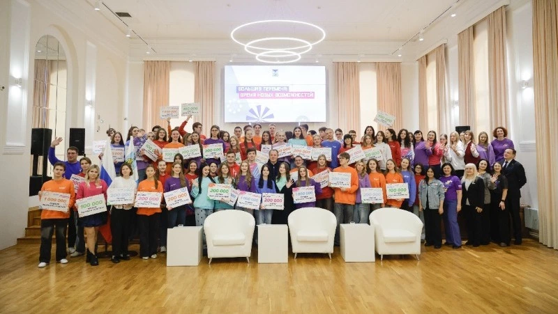 Вячеслав Гладков проинформировал о встрече с финалистами конкурса «Большая перемена»