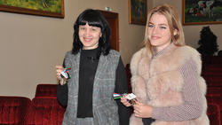 Сёстры Ирина Сергиенко и Ольга Бардакова получили ключи от квартир