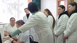 Обучающиеся медкласса побывали на экскурсии в медицинских учреждениях Ровеньского района
