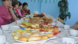 Акция «Бабушкины пирожки» собрала представителей ровеньских общественных организаций