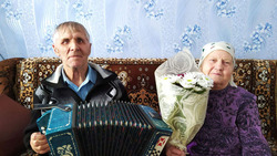 Супруги Безынские из села Масловка Ровеньского района отметили бриллиантовую свадьбу