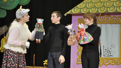 Дошкольники побывали на премьере кукольно-драматического спектакля