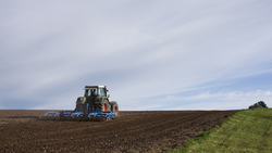 Аграрии завершат уборочные работы на полях Ровеньского района в ближайшее время