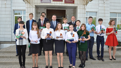 15 молодых граждан Ровеньского района получили паспорта