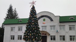 Центральная площадь посёлка Ровеньки преобразилась к предстоящим новогодним праздникам