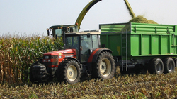Труженики хозяйства «Белогорье» Ровеньского района приступили к силосованию кукурузы