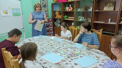 Сотрудники центра социального обслуживания населения Ровеньского района провели лекцию для детей 