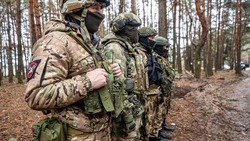 Вячеслав Гладков рассказал о выдаче демисезонной формы бойцам самообороны