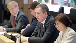 Вячеслав Гладков потребовал устранить дефекты в 22 домах для многодетных семей