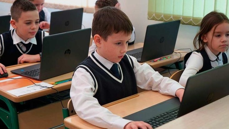 Белгородские школьники смогут с помощью ИИ узнать о популяции снежных барсов в рамках «Урока Цифры»