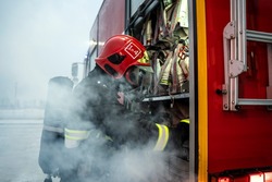 Сотрудники МЧС полностью локализовали пожар в хозпостройке посёлка Ровеньки 