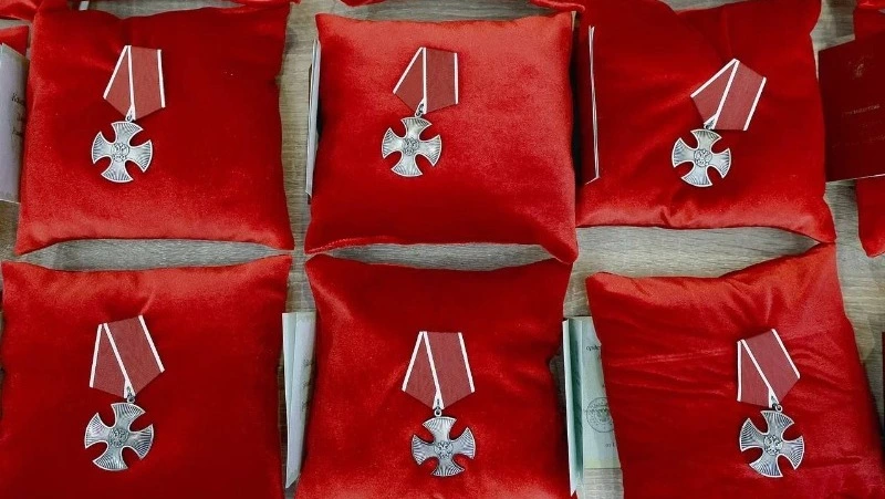 Вячеслав Гладков проинформировал о вручении государственных наград семьям погибших участников СВО