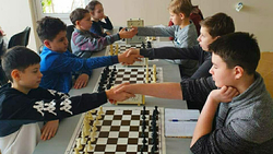 Ровеньская команда поборолась за победу в ежегодном чемпионате по быстрым шахматам