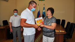 Три жителя Ровеньского района стали обладателями денежных сертификатов