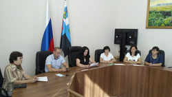 Избирательная комиссия Ровеньского района познакомила граждан с порядком голосования