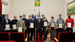 Передовики агропромышленного комплекса Ровеньского района получили заслуженные награды