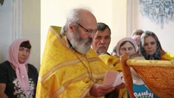 Настоятель Свято-Троицкого собора иерей Георгий Грошев провёл молебен для всех учащихся 