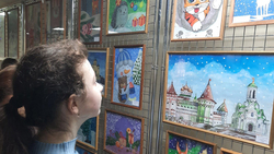 Выставка Ровеньской детской школы искусств открылась в центральной библиотеке