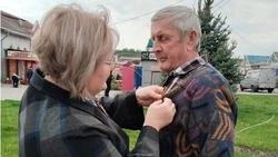 Сотрудники комплексного центра социальной защиты населения провели акцию «Огонёк Победы»