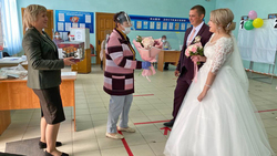Молодожёны из Наголенского поселения Ровеньского района проголосовали в день свадьбы