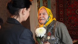 Власти Ровеньского района вручили труженикам тыла нашего муниципалитета памятные медали  