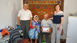 Ветераны Великой Отечественной получили Благодарности и подарки от администрации района