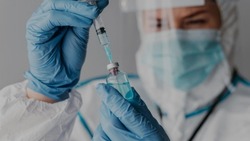 Главврач Ровеньской ЦРБ подчеркнул важность прохождения вакцинации и ревакцинации