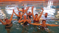 Ровеньские ветераны поборолись за победу в соревнованиях по плаванию
