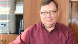 Главный врач Ровеньской ЦРБ Виталий Сокольский напомнил о важности вакцинации от COVID-19