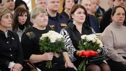 Вячеслав Гладков вручил ордена Мужества родным погибших участников СВО 